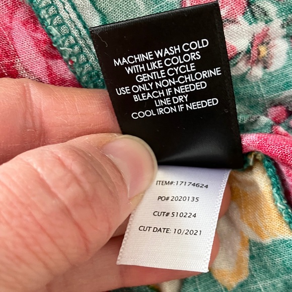 Torrid Button-Down Tank - Picture 5 of 9